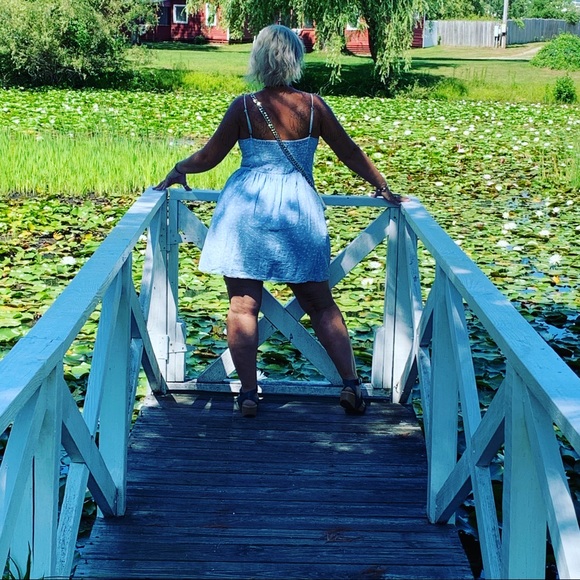 Meet your Posher, Carrie - Picture 2 of 16